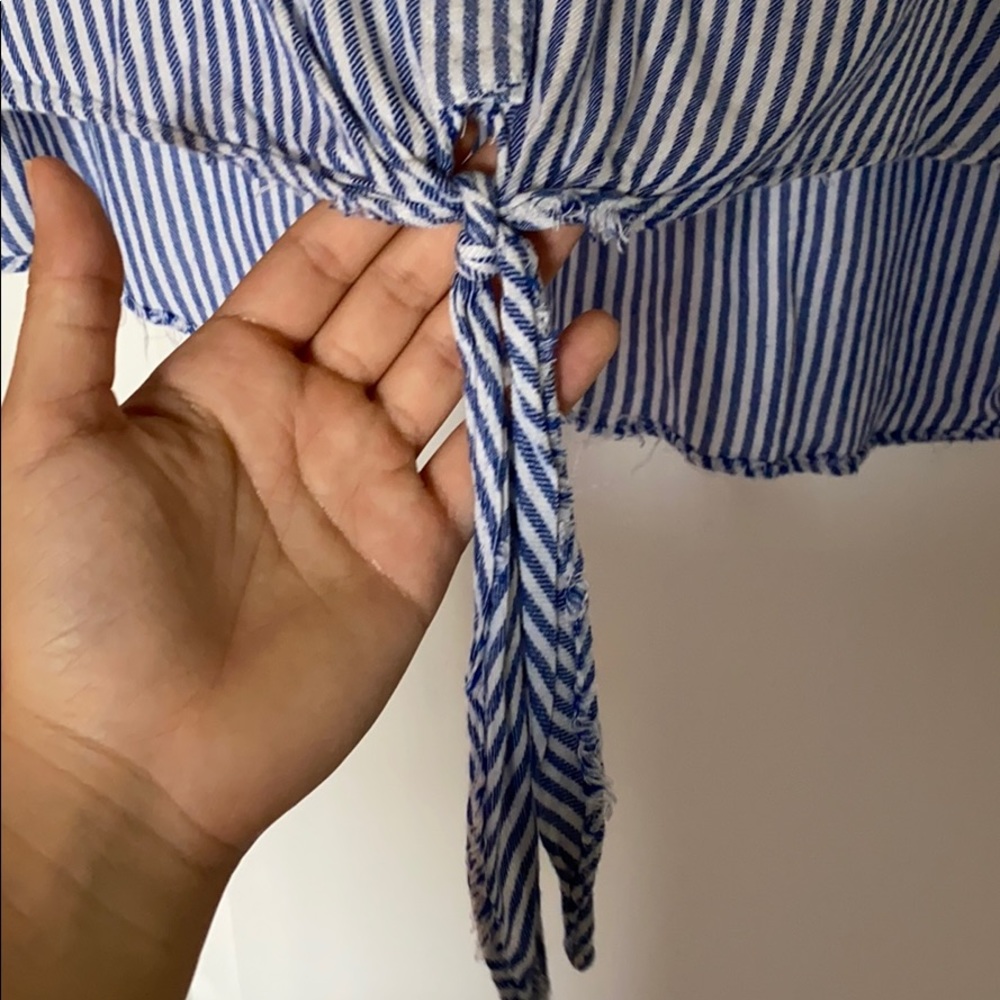 blouse - Picture 2 of 4